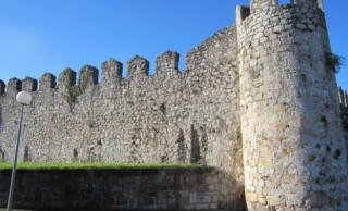 la murallas medievales de llanes
